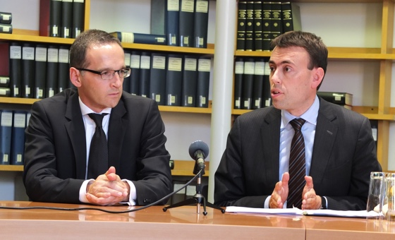 Nils Schmid mit Bundesjustizminister Heiko Maas bei Vorstellung der Mietpreisbreme in Stuttgart